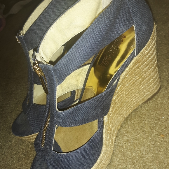 Michael kors wedges - Picture 3 of 5